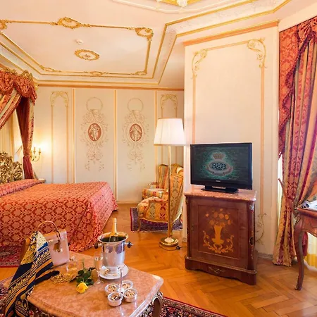 Regina Palace Hotel 4*