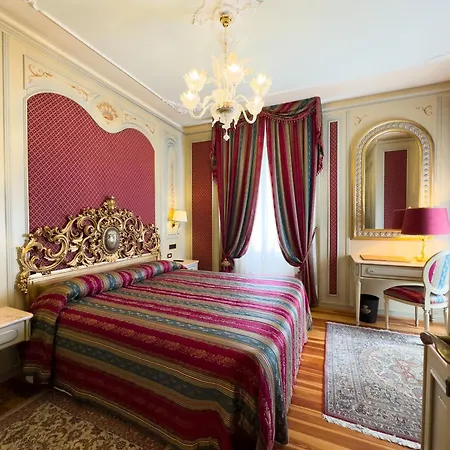 Hotel Regina Palace 4*