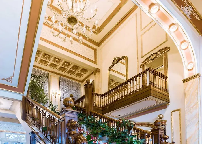 蕾佳娜皇宫酒店 酒店 斯特雷萨