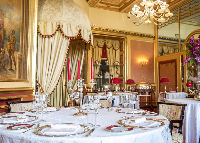 蕾佳娜皇宫酒店 酒店 4*