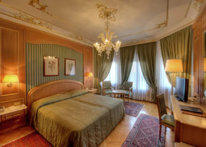 蕾佳娜皇宫酒店 斯特雷萨