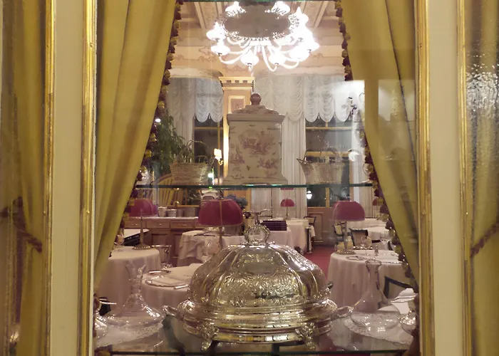 蕾佳娜皇宫酒店 4* 斯特雷萨