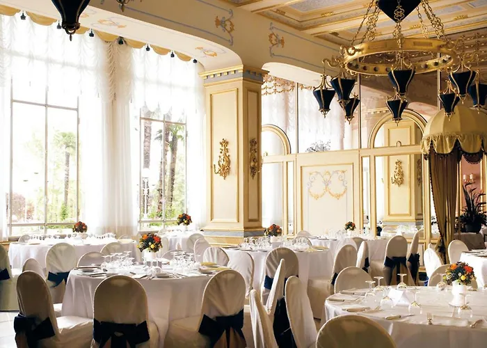 蕾佳娜皇宫酒店