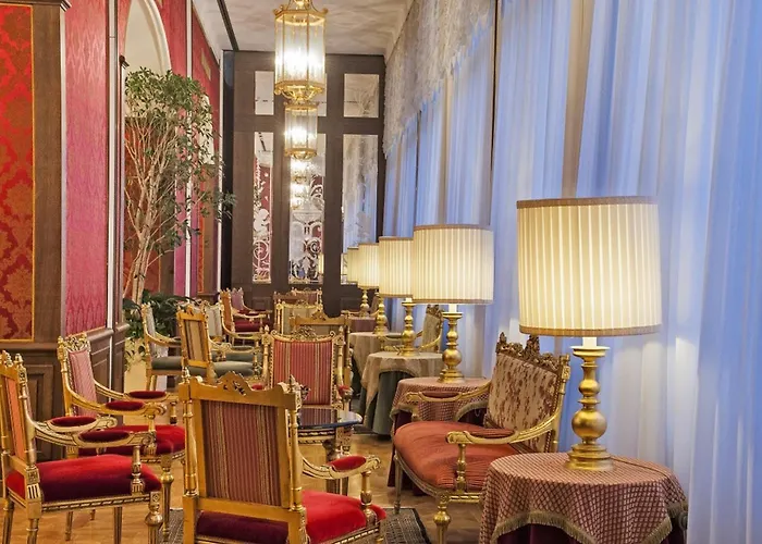 蕾佳娜皇宫酒店 酒店 4*