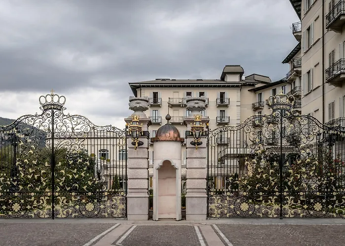 蕾佳娜皇宫酒店 酒店 4*