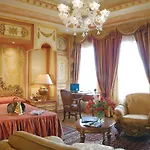 Готель Regina Palace 4*